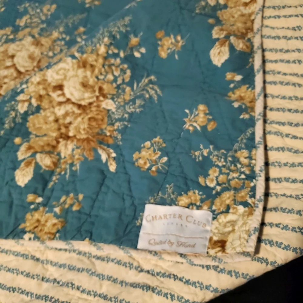 Hand stitched Queen size Quilt CHARTER CLUB - MACY'S WYSIWYG